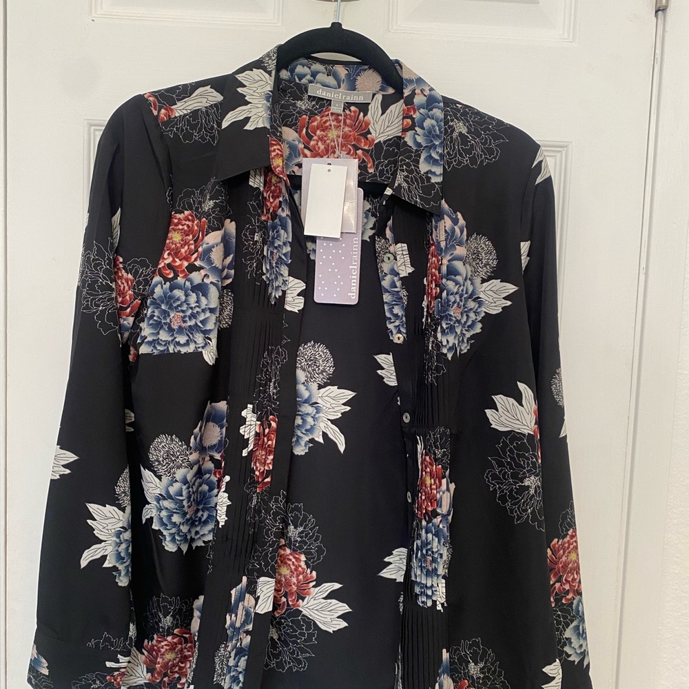 Brand New Daniel Rainn long sleeve button down dress shirt.